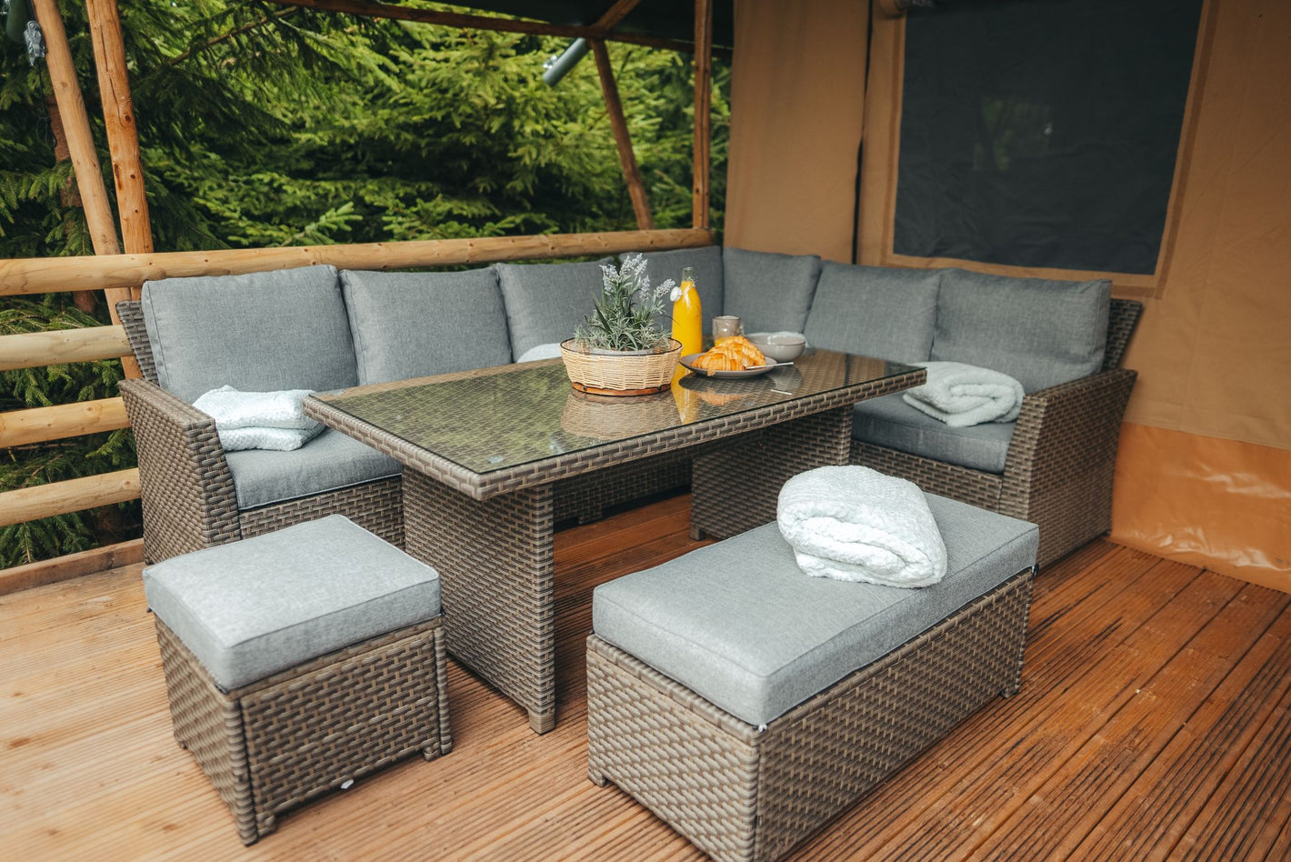 Indoor and out door dining glamping tent